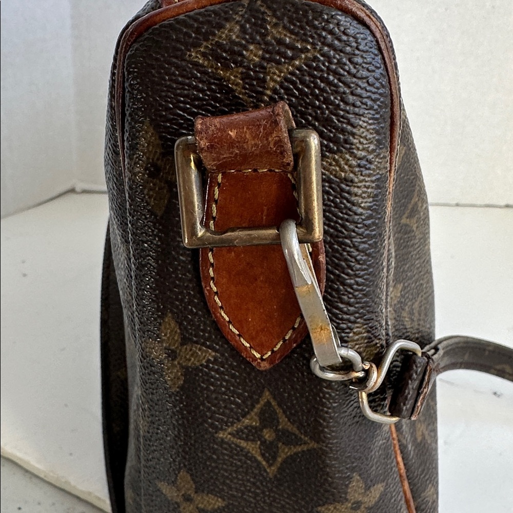 Louis Vuitton Monogram Crossbody Date Code MI 871… - image 6